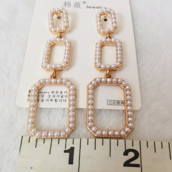 Gold-tone Gradient Square drop pearl earrings - Picture 8 of 8